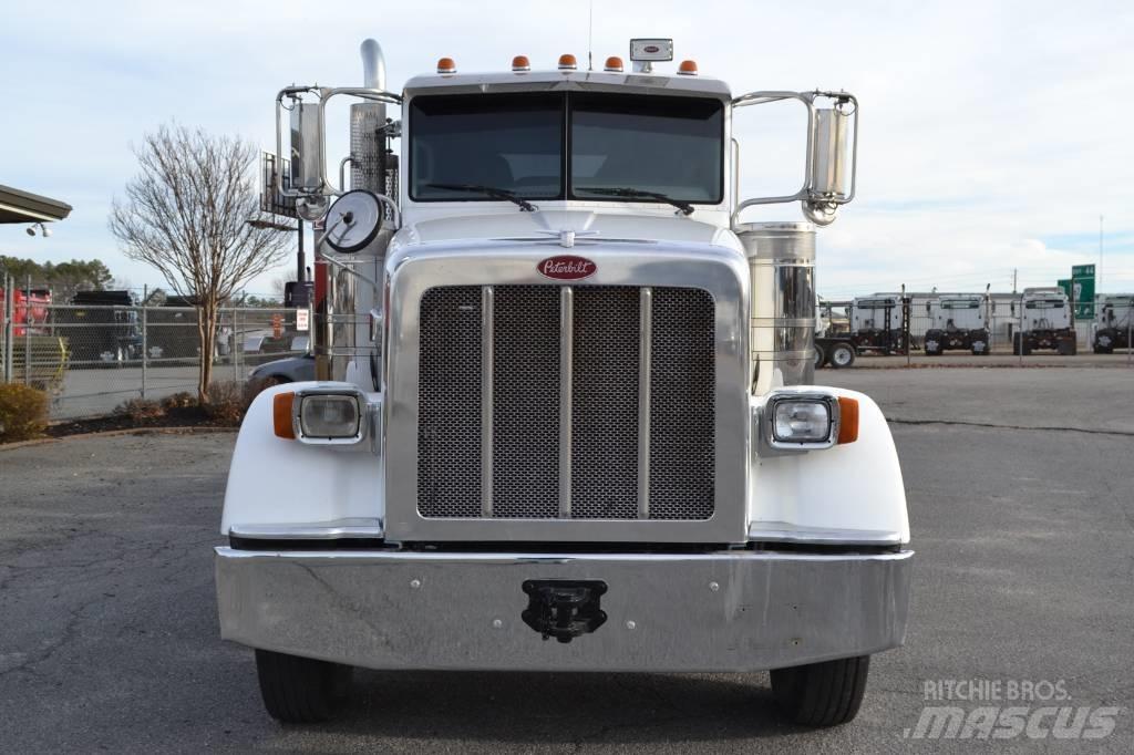 Peterbilt 367 Тягачі