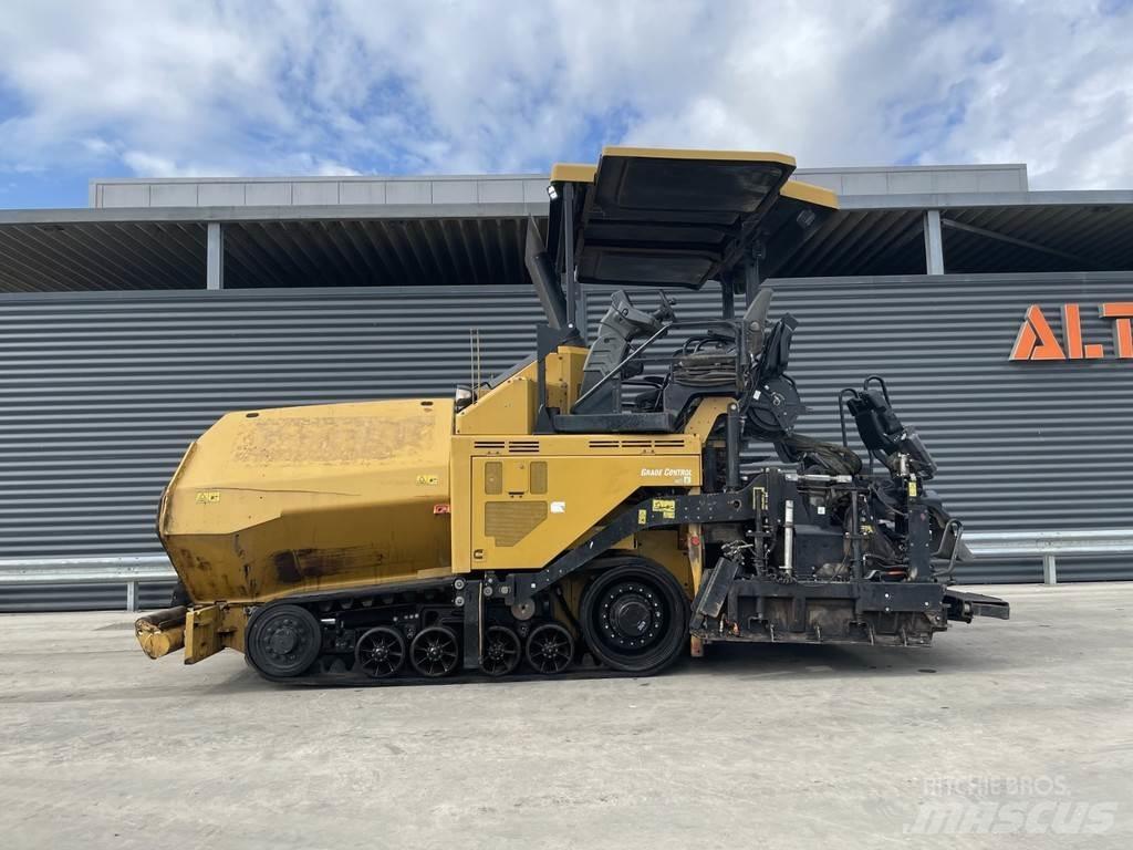 CAT AP555F Асфальтовкладачі