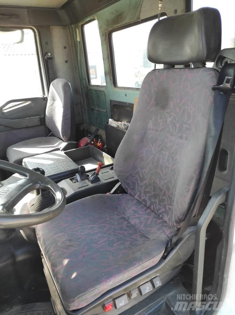 Iveco MP260 E35H Самоскиди