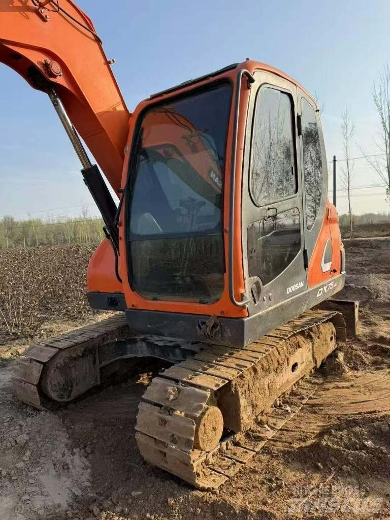 Doosan DX 75-9 C Гусеничні екскаватори