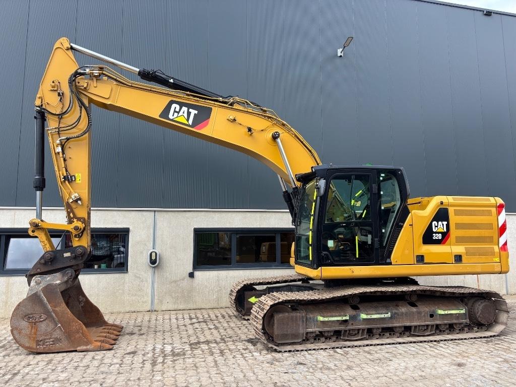CAT 320 Гусеничні екскаватори