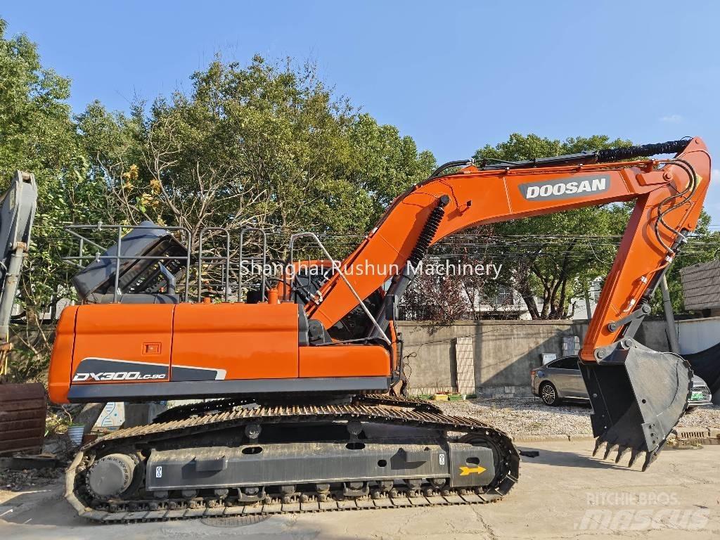 Doosan DX300 Гусеничні екскаватори