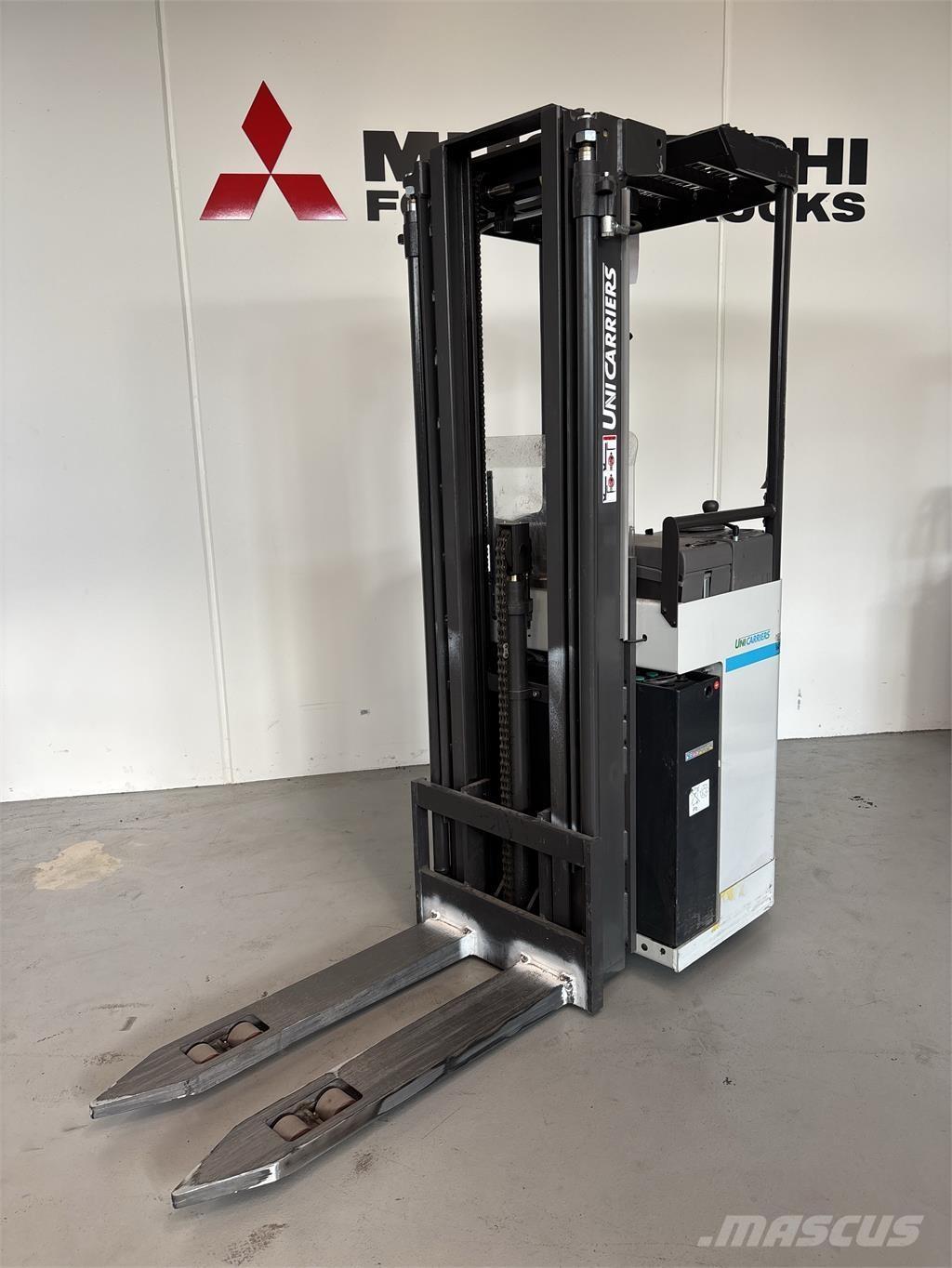 Atlet A160 Самохідні електроштабелери