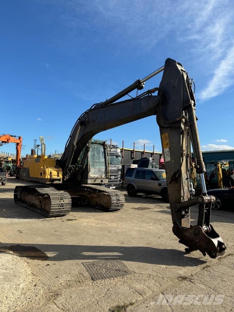 Volvo EC 220 DL Гусеничні екскаватори