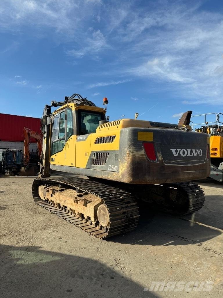 Volvo EC 220 DL Гусеничні екскаватори