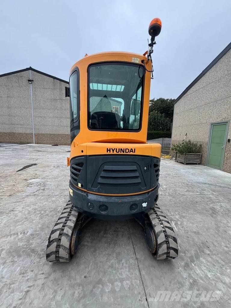 Hyundai R25Z Міні-екскаватори < 7т