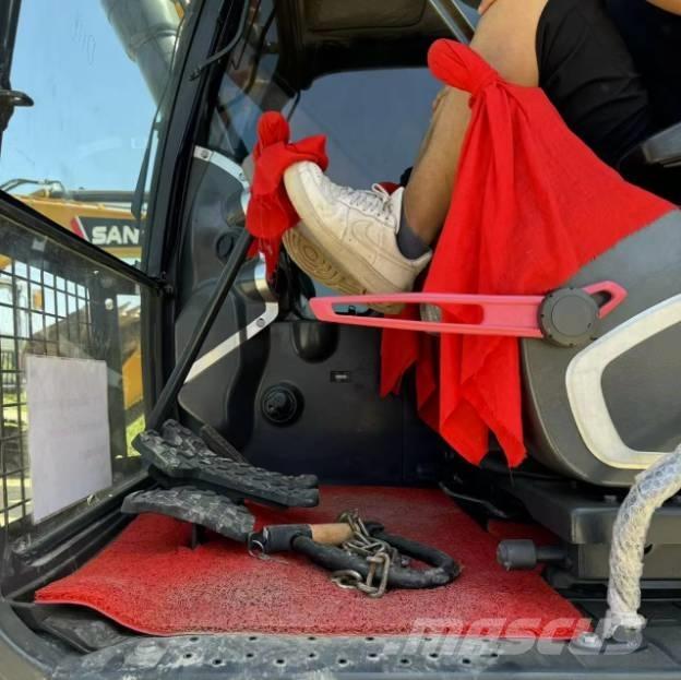 Hyundai R220LC-9S Гусеничні екскаватори