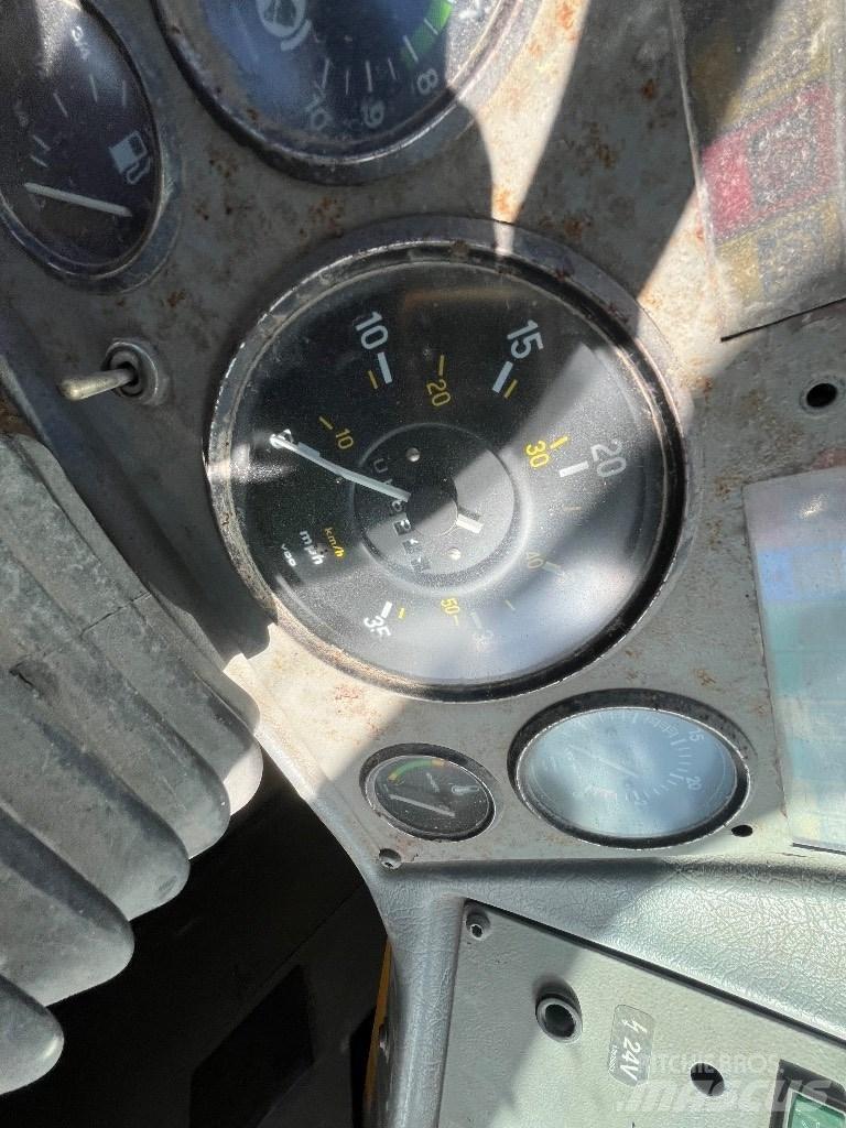 Volvo A25c Зчленовані самоскиди