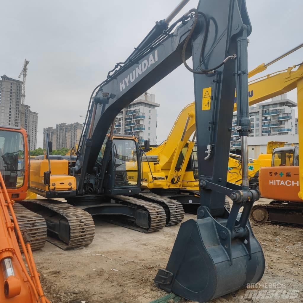 Hyundai R 225LC-9T Гусеничні екскаватори