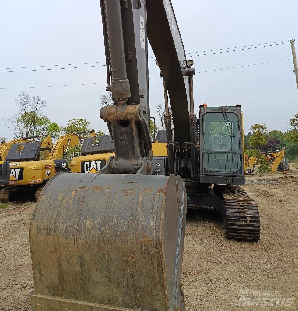 Volvo EC 210 Гусеничні екскаватори
