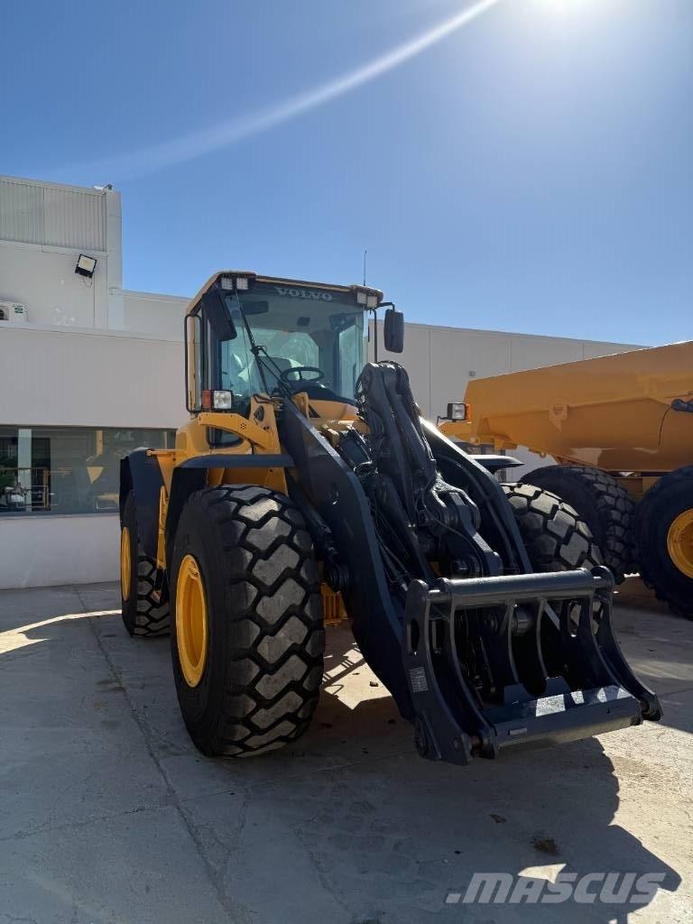Volvo L 120 F Фронтальні навантажувачі