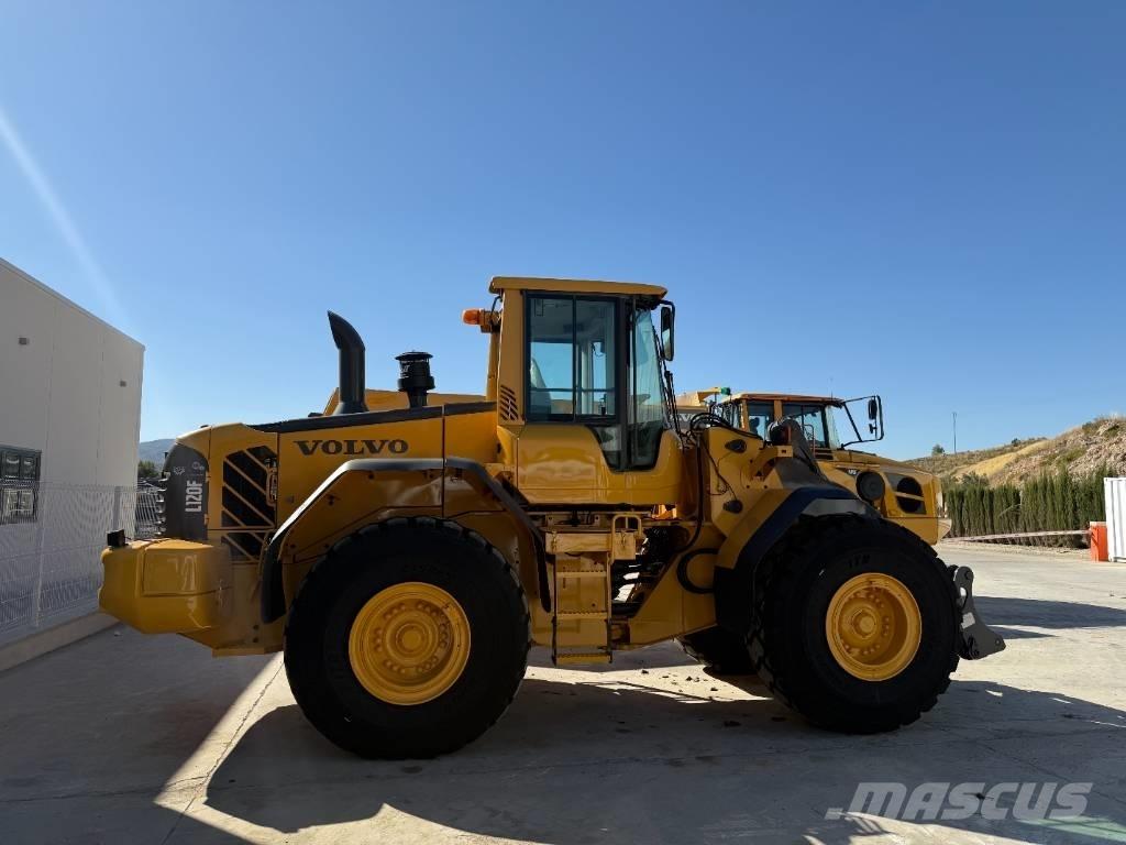 Volvo L 120 F Фронтальні навантажувачі