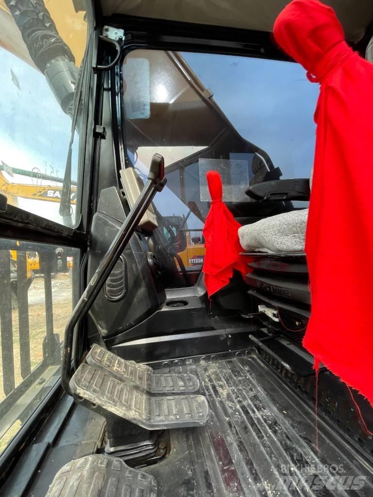 Sany 215 Середні екскаватори 7т. - 12т.
