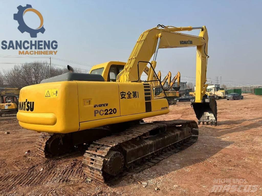 Komatsu PC 220 Гусеничні екскаватори