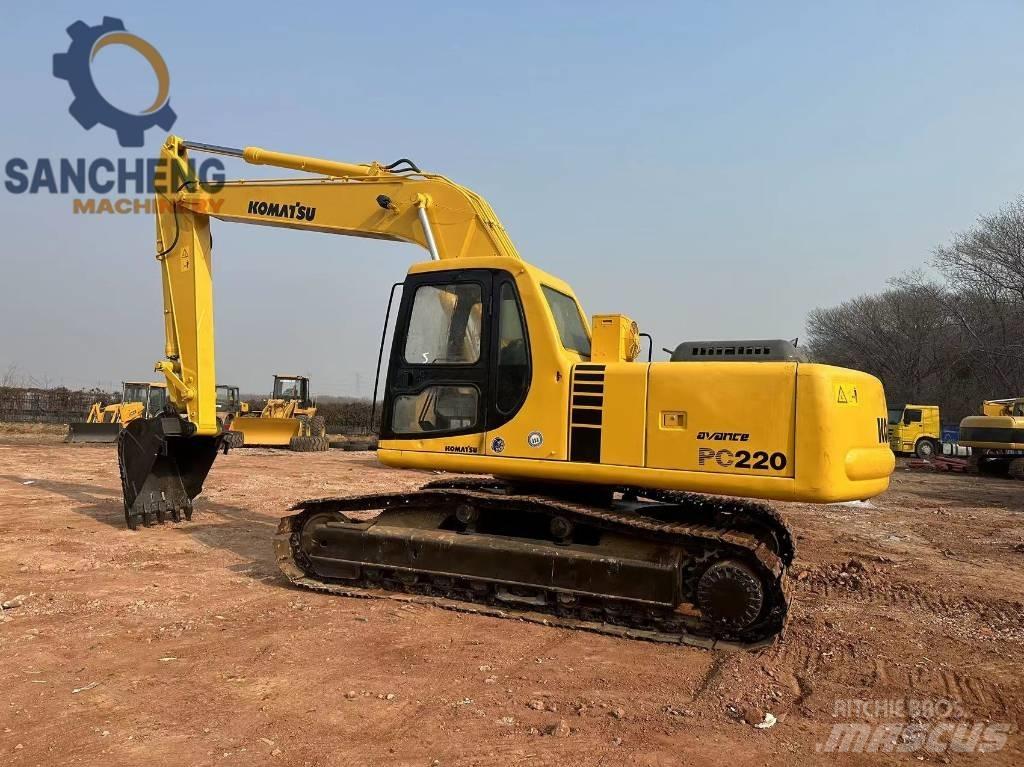 Komatsu PC 220 Гусеничні екскаватори