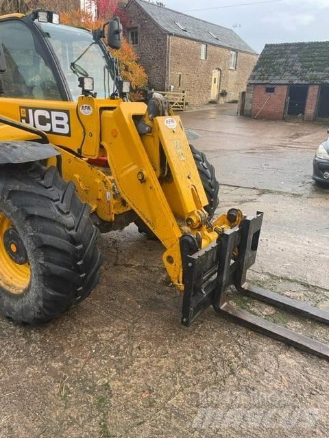 JCB 538-60 Телескопічний навантажувач