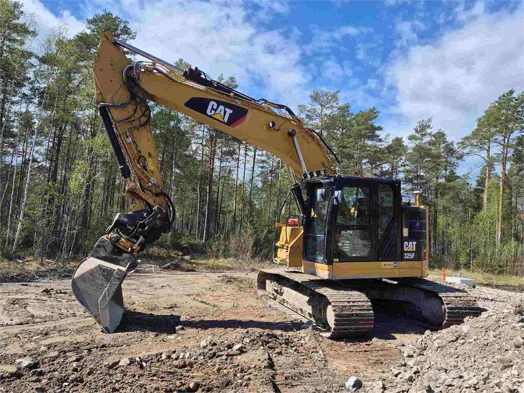 CAT 325FLCR Гусеничні екскаватори