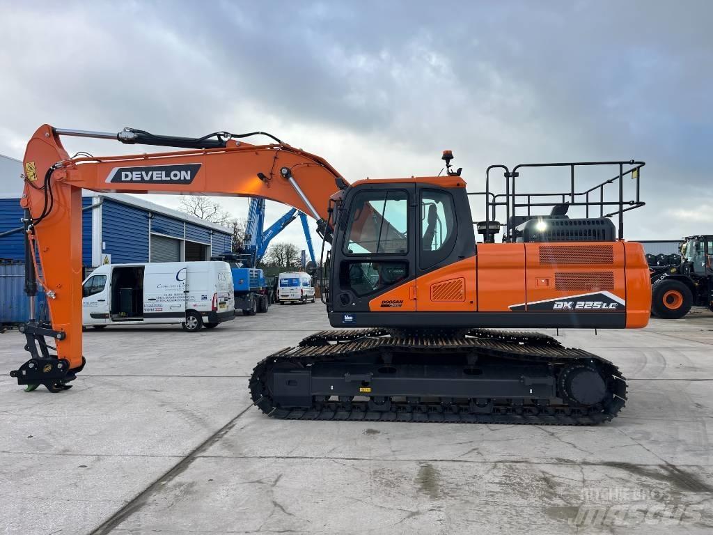 Develon DX 225 LC-7 Гусеничні екскаватори