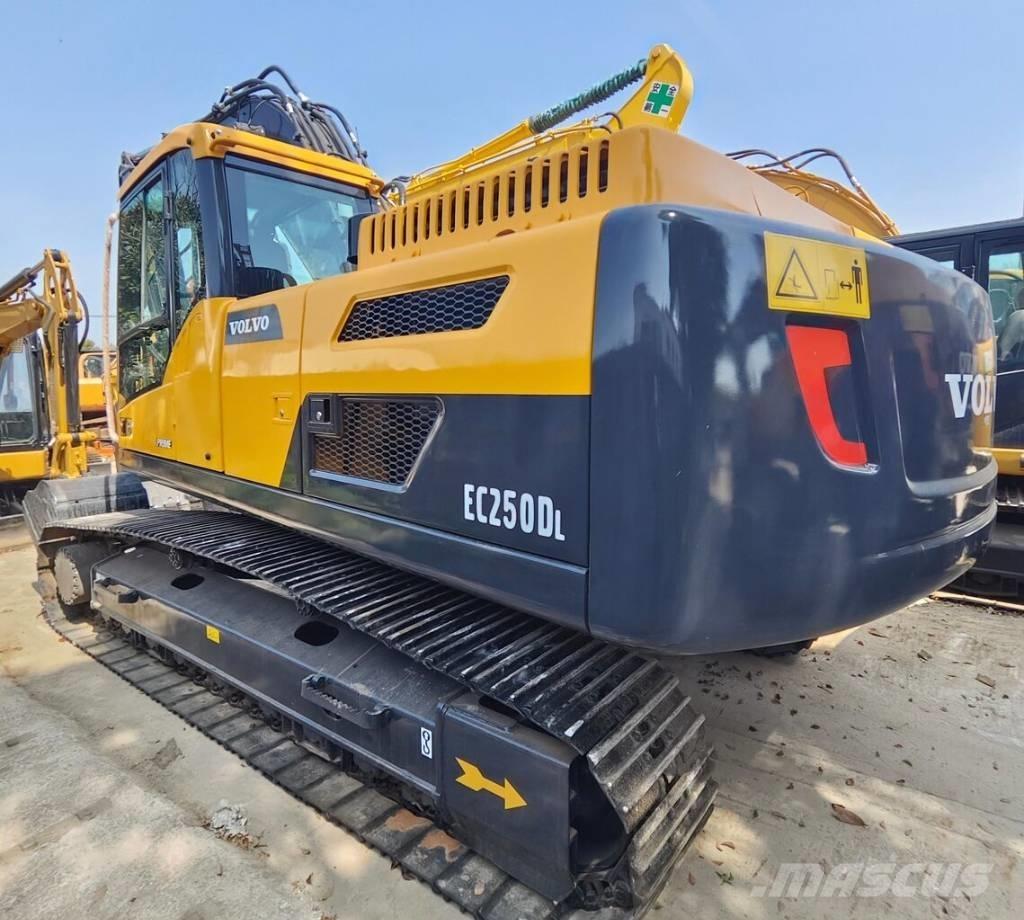 Volvo EC 250 D Гусеничні екскаватори