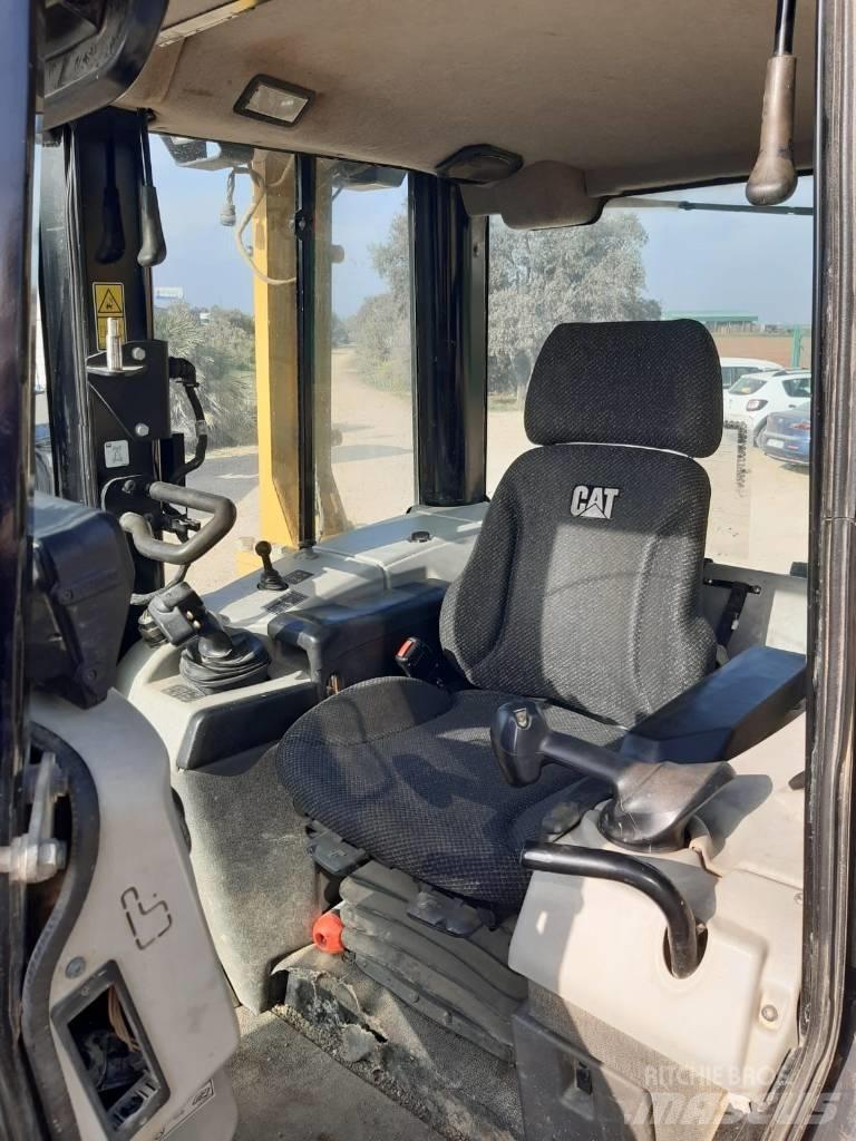CAT D6N LGP Гусеничні бульдозери