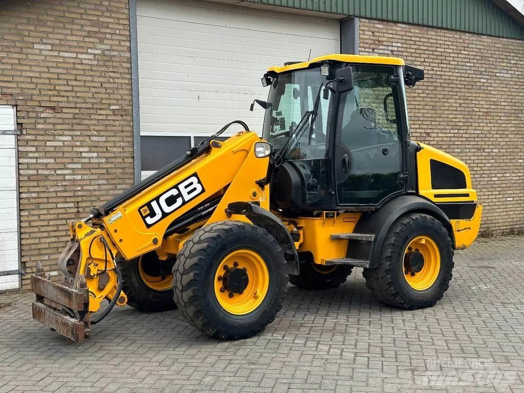 JCB TM220 SV A Телескопічні фронтальні навантажувачі
