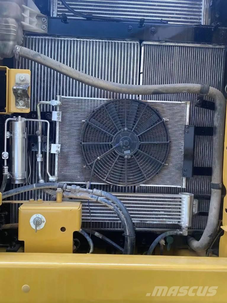 CAT 320GC Гусеничні екскаватори