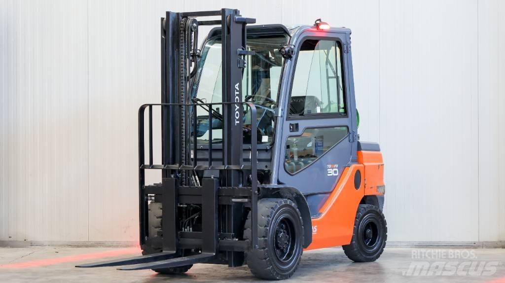 Toyota 02-8 FGF 30 Газові навантажувачі