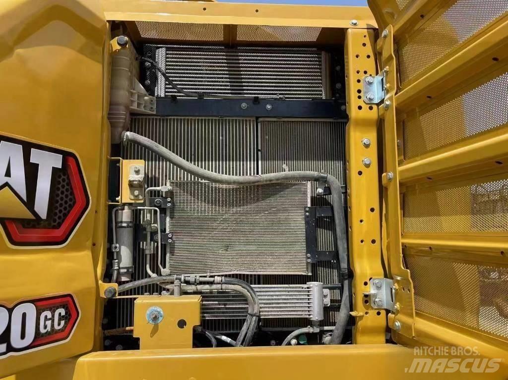 CAT 320GC Гусеничні екскаватори