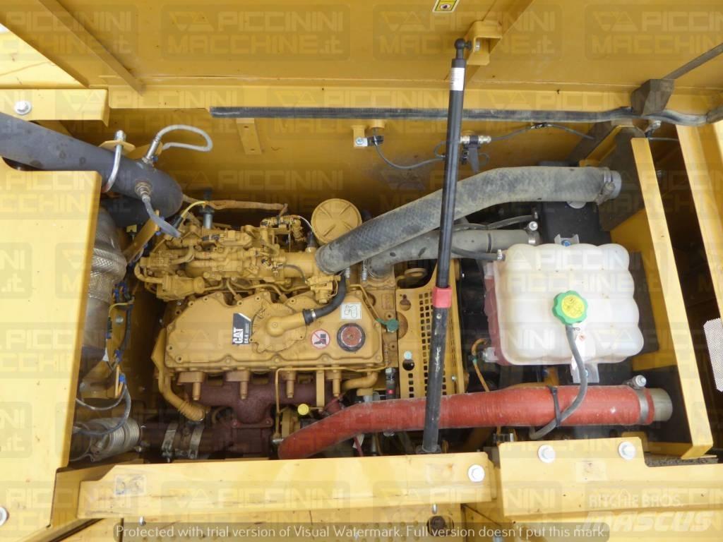 CAT 313FL Гусеничні екскаватори