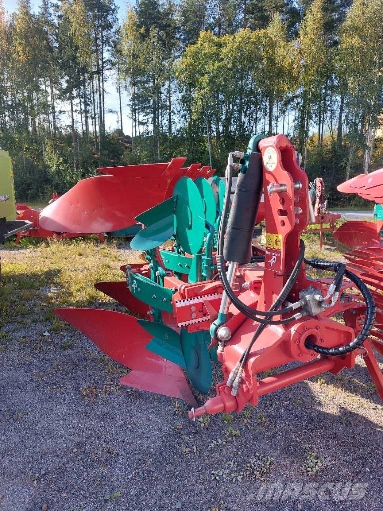 Kverneland 150S Реверсивні плуги