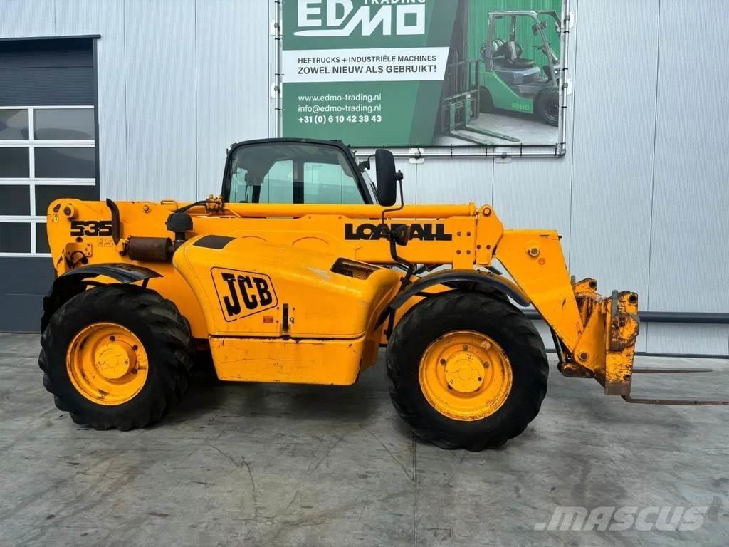 JCB Verreiker Телескопічні навантажувачі