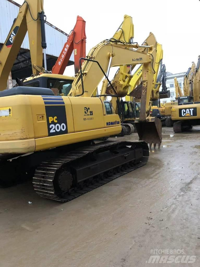 Komatsu 200-7 Гусеничні екскаватори