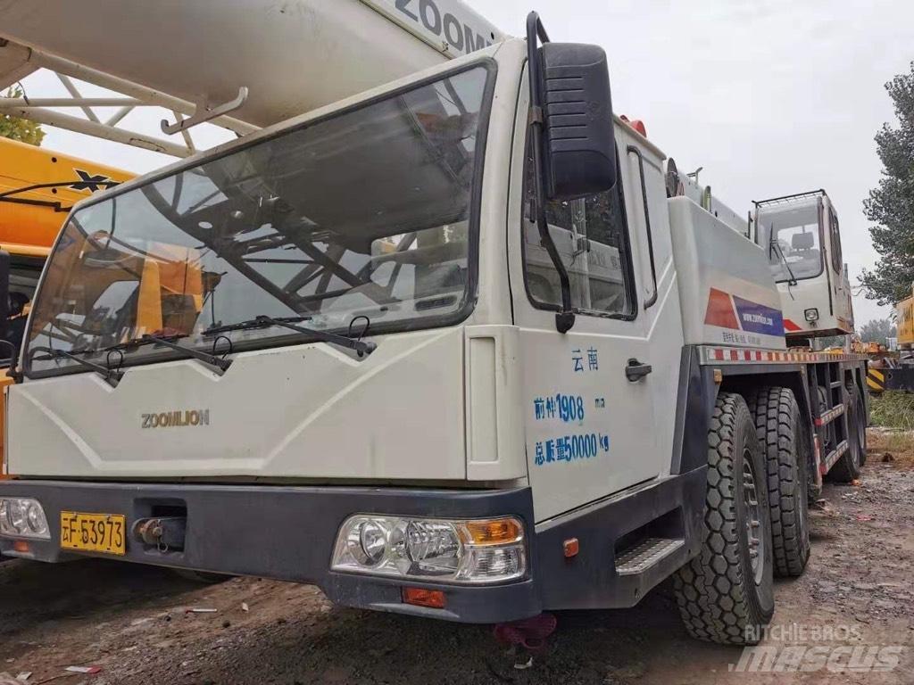 Zoomlion QY80V автокрани