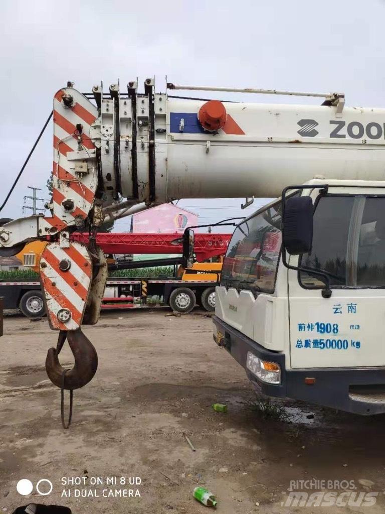 Zoomlion QY80V автокрани