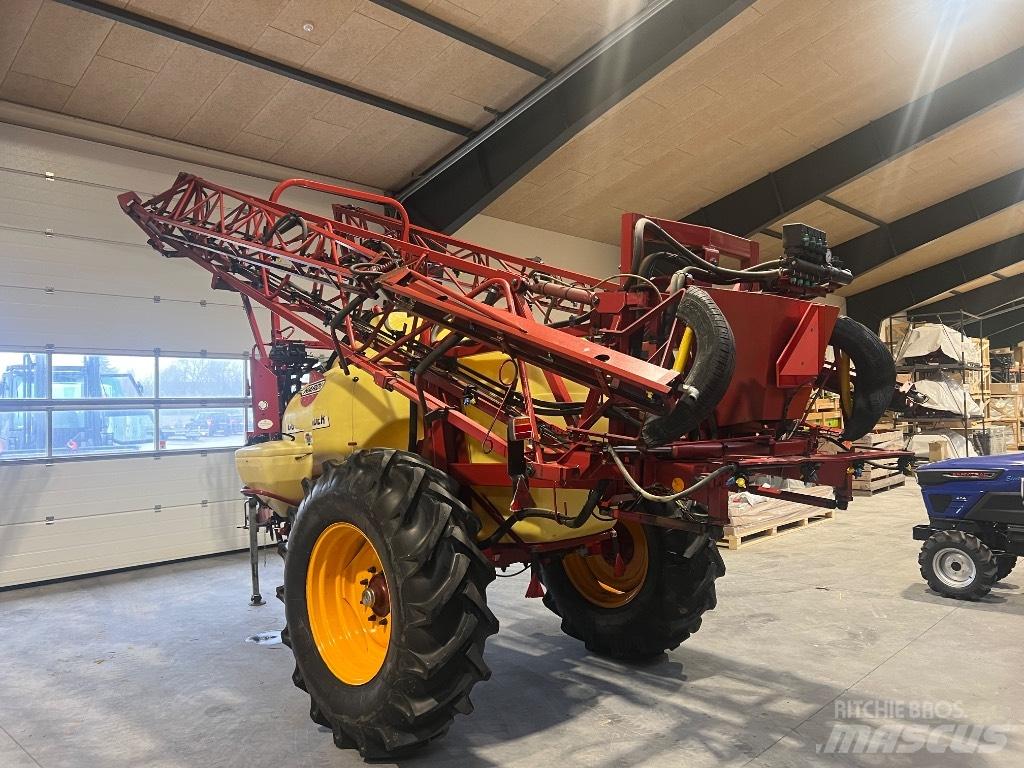 Hardi Commander 2800 Причіпні обприскувачі