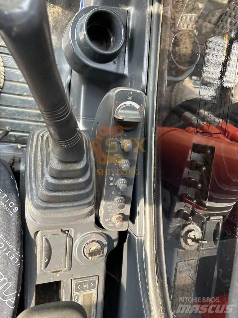 Hitachi EX 200 Гусеничні екскаватори