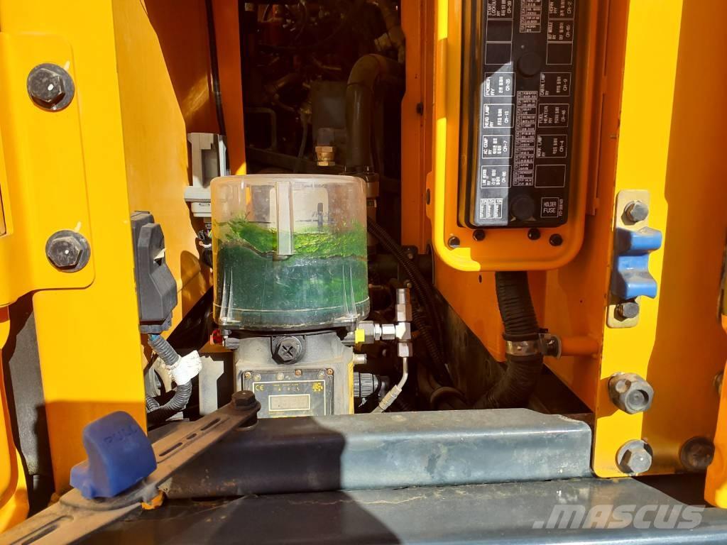 Hyundai HX260NL Гусеничні екскаватори