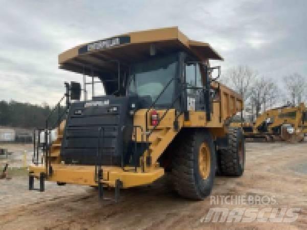 CAT 773 F Зчленовані самоскиди