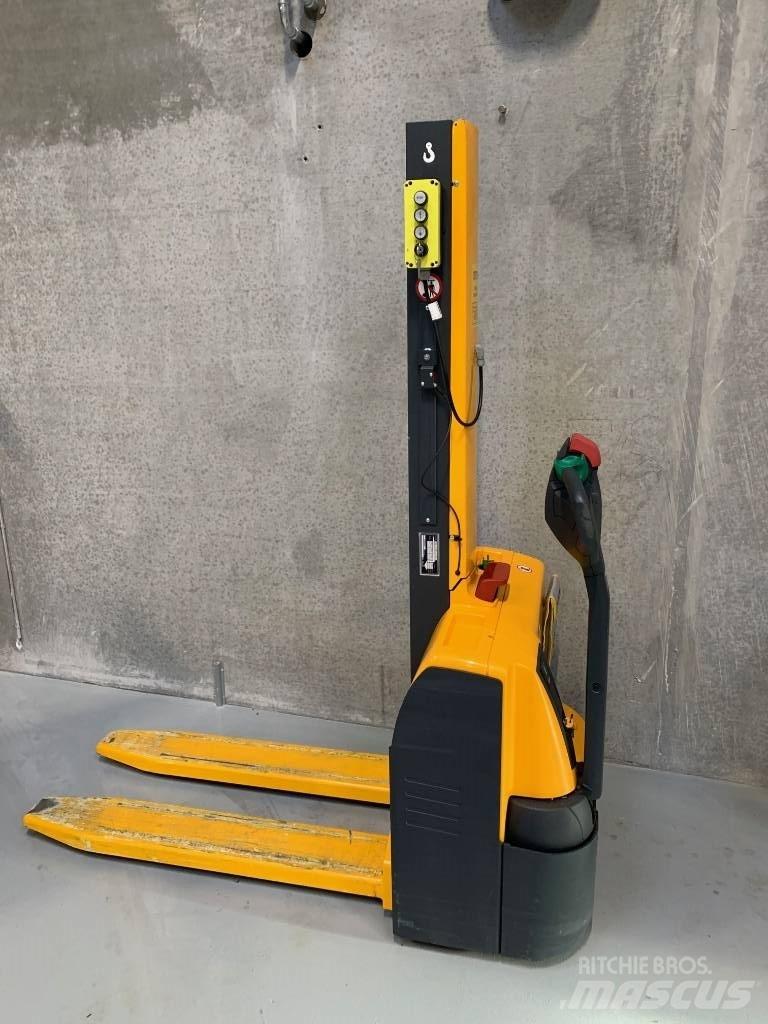 Jungheinrich EMC 110 Ручний візок
