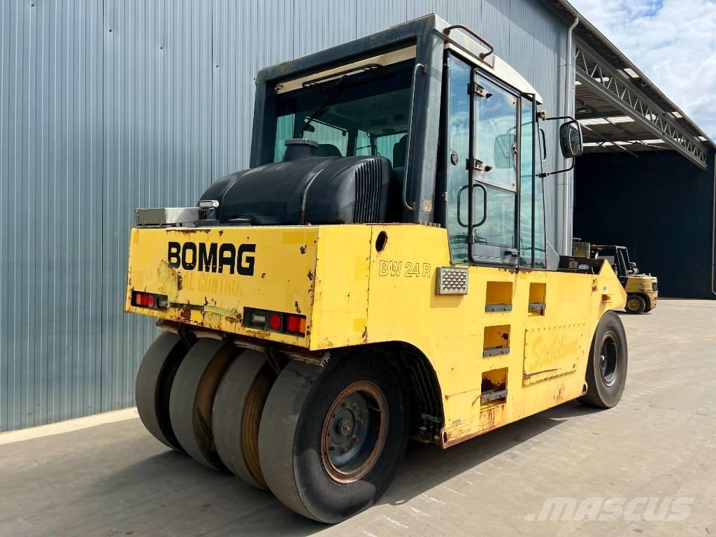 Bomag BW24R Пневматичні катки
