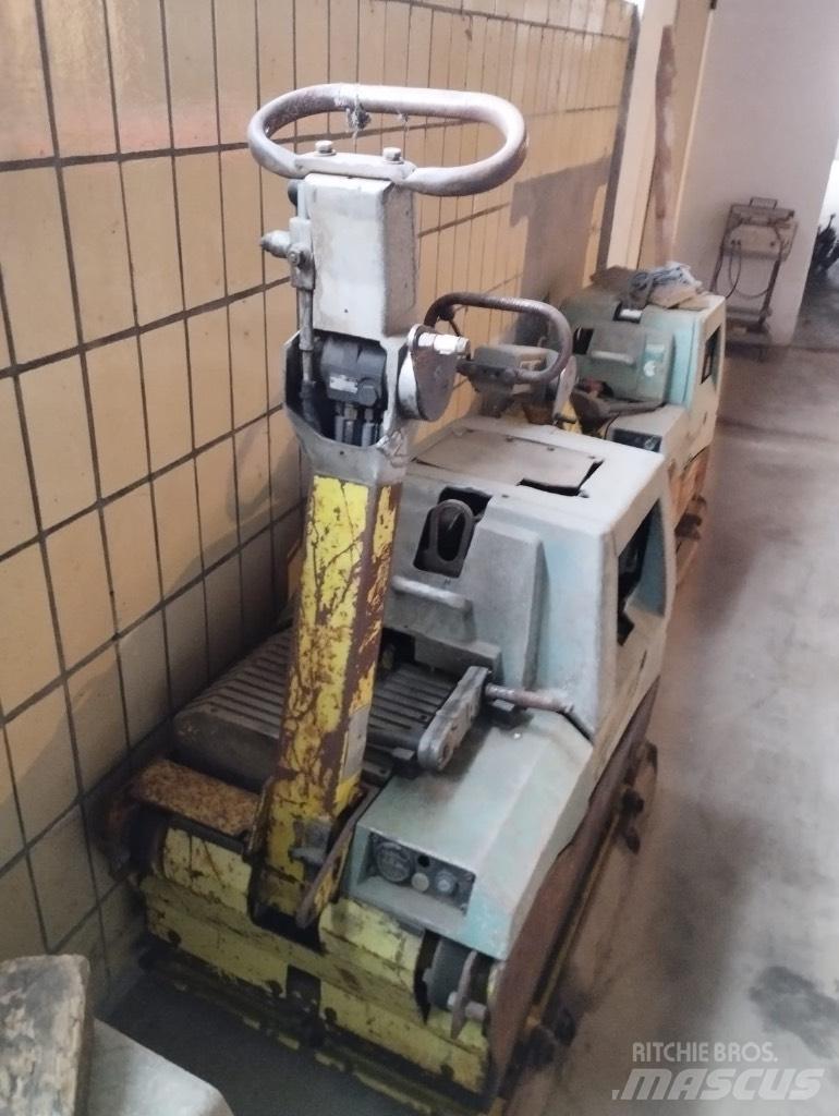 Ammann AVH 8020 Віброплити та вібротрамбовки