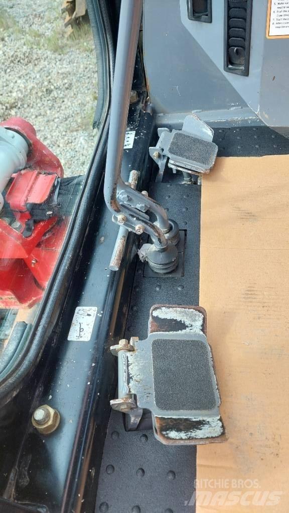 Takeuchi TB 23 R Міні-екскаватори < 7т