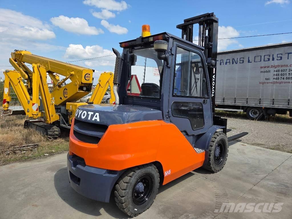 Toyota 40-8FD50N Дизельні навантажувачі