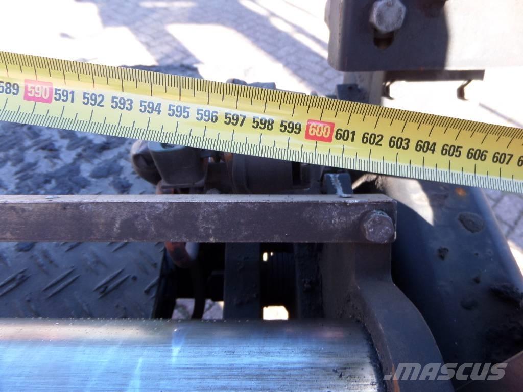 Dynapac F 30 CR Асфальтовкладачі