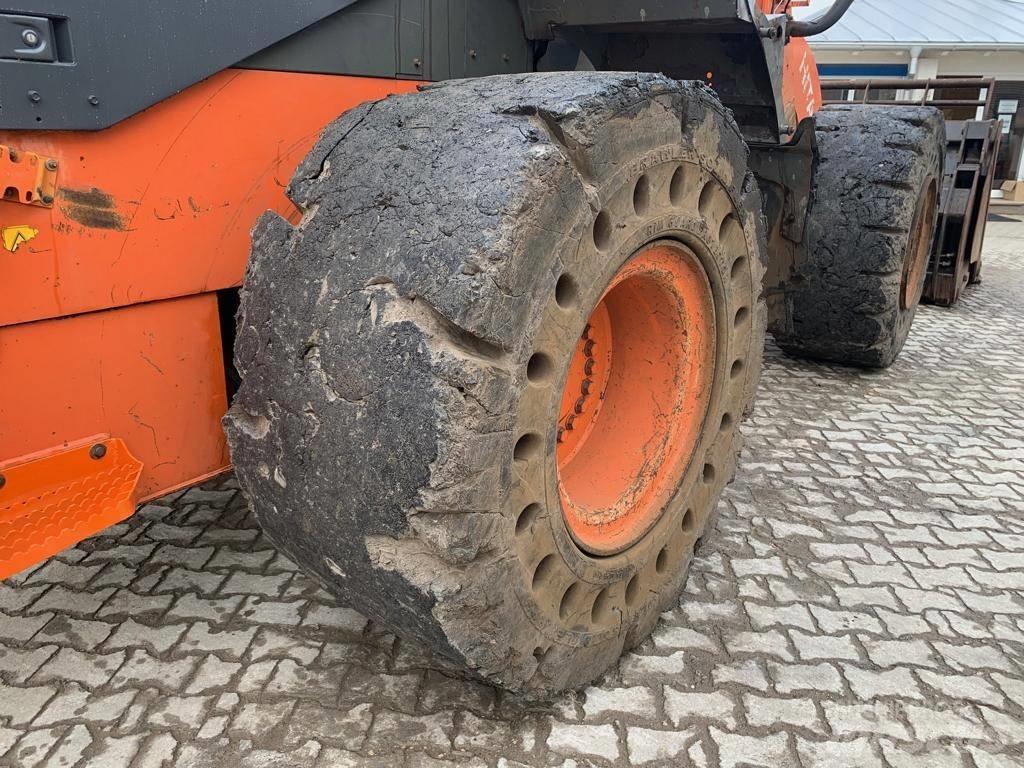 Hitachi ZW 310 Фронтальні навантажувачі