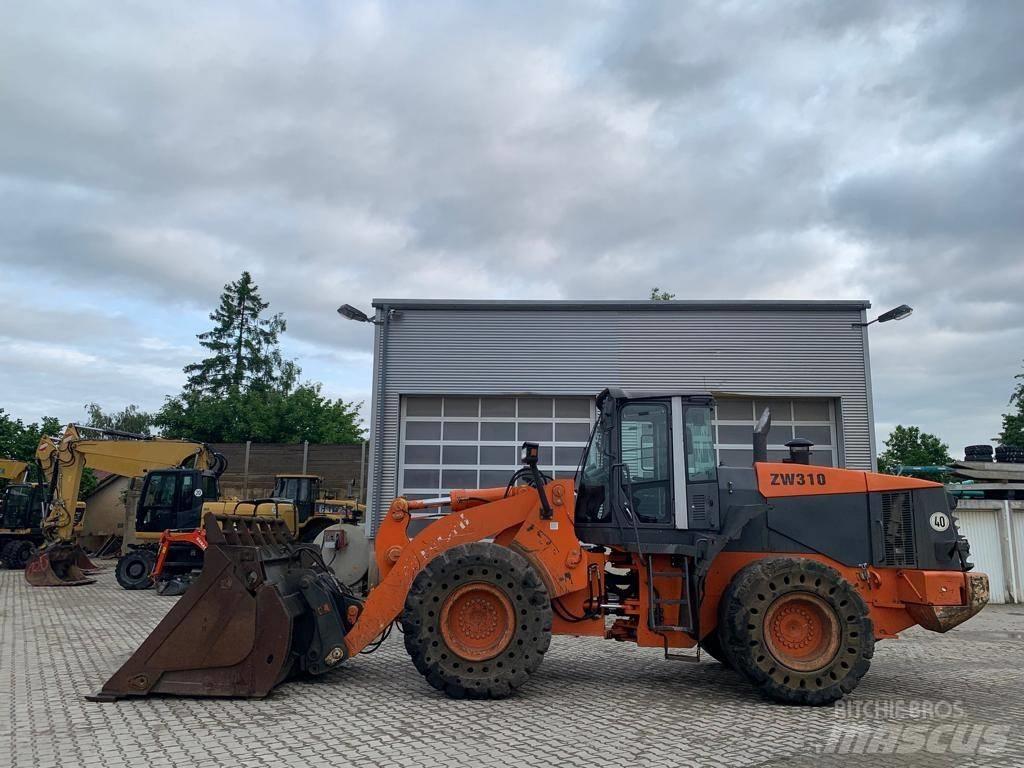 Hitachi ZW 310 Фронтальні навантажувачі