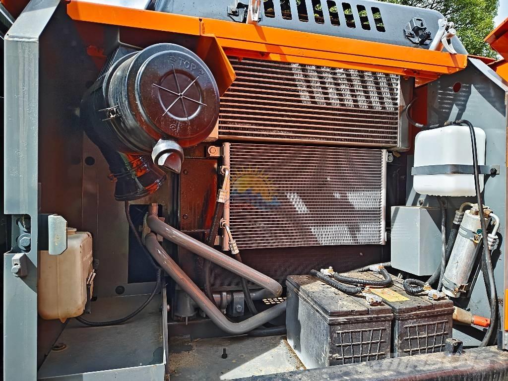 Hitachi ZX 130 Гусеничні екскаватори