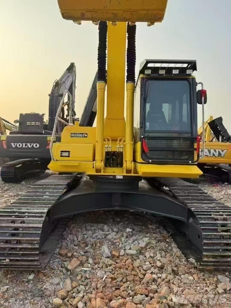 Komatsu PC 240 Гусеничні екскаватори