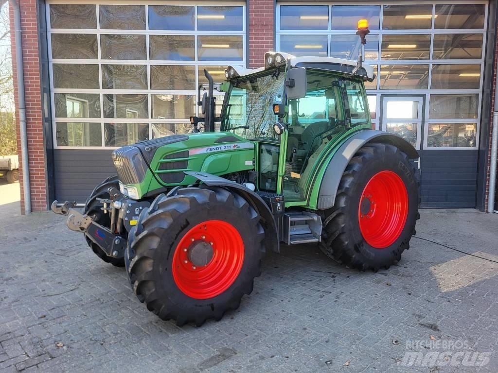 Fendt 211 Vario TMS Трактори