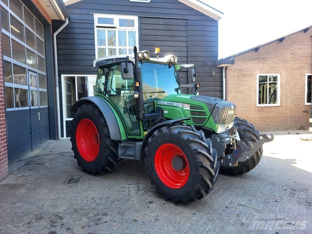 Fendt 211 Vario TMS Трактори